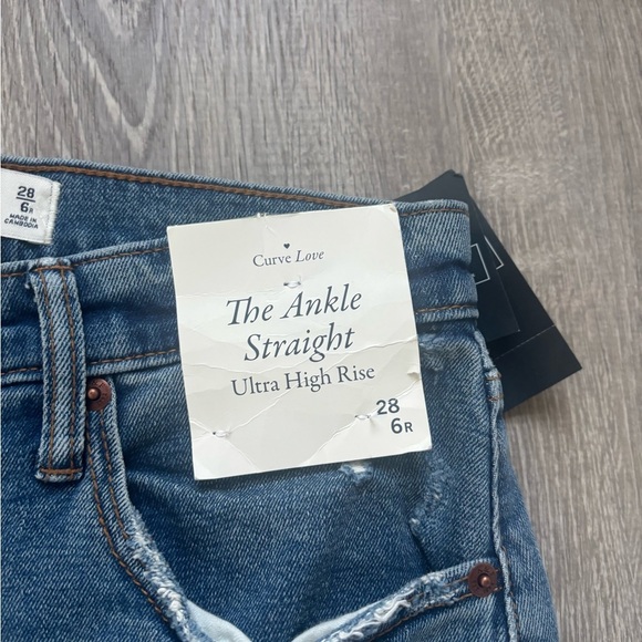 NWT Abercrombie Women’s Jeans size 28/6R - Picture 3 of 3